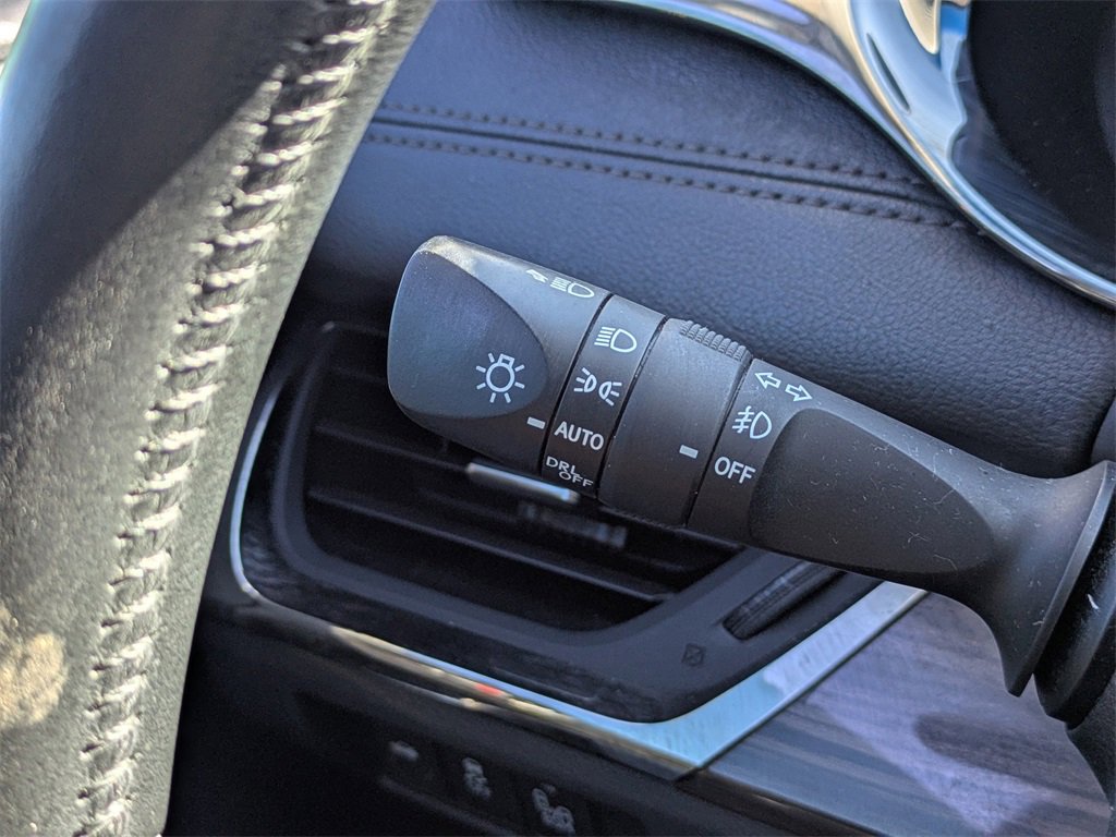 Used 2013 Toyota Avalon XLE image 27