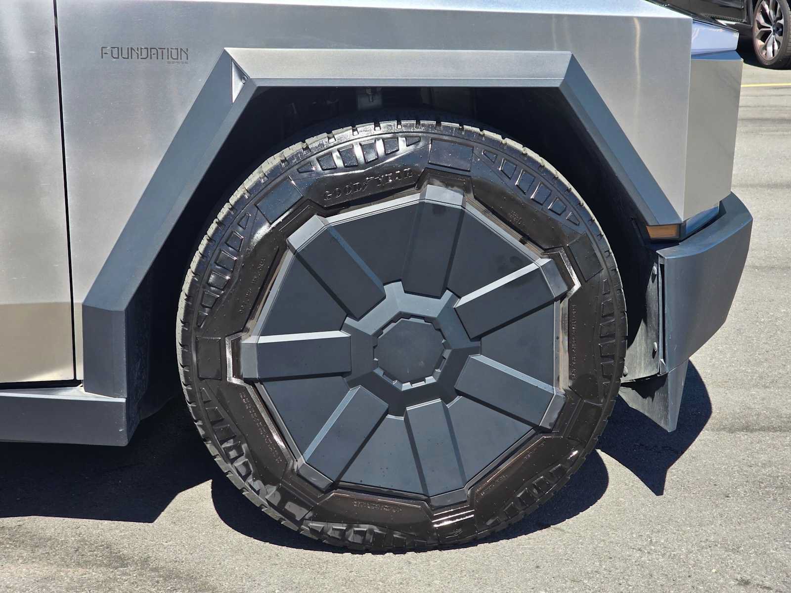 Used 2024 Tesla Cybertruck Cyberbeast AWD/4WD image 9