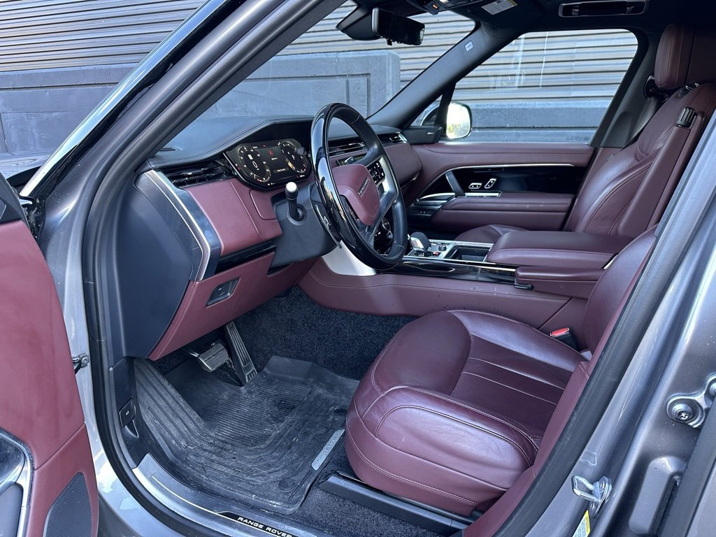 Used 2023 Land Rover Range Rover SE image 3