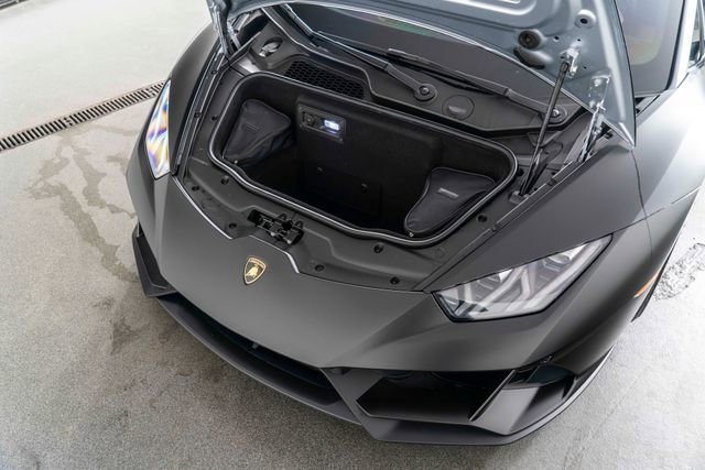 Used 2020 Lamborghini Huracan EVO image 26