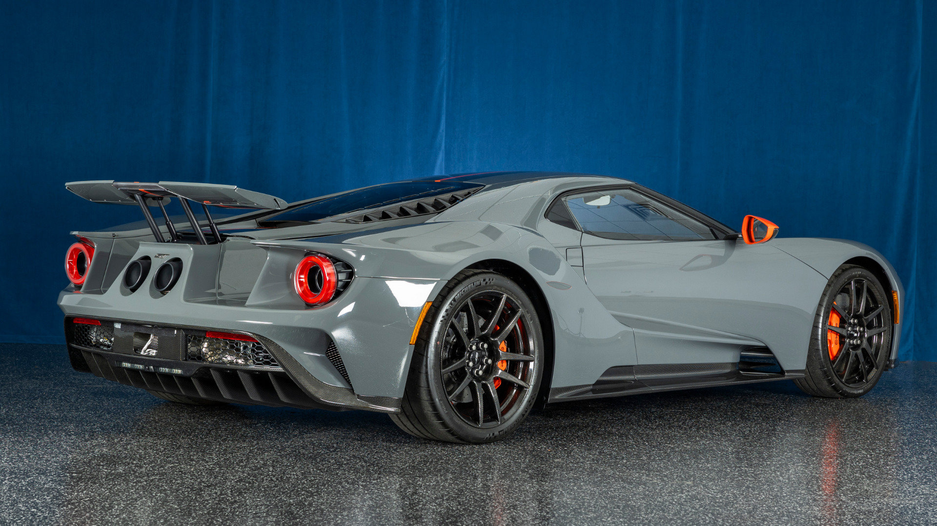 Used 2020 Ford GT Carbon Series RWD image 5
