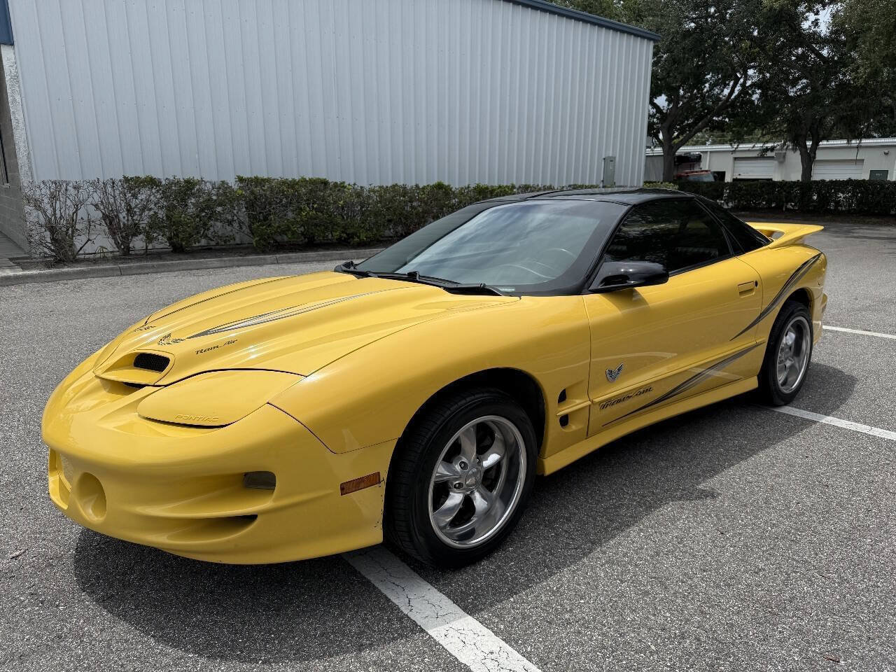 Used 2002 Pontiac Firebird Formula RWD image 1