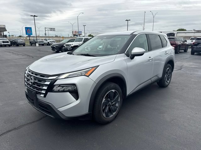 Used 2025 Nissan Rogue SV FWD image 9