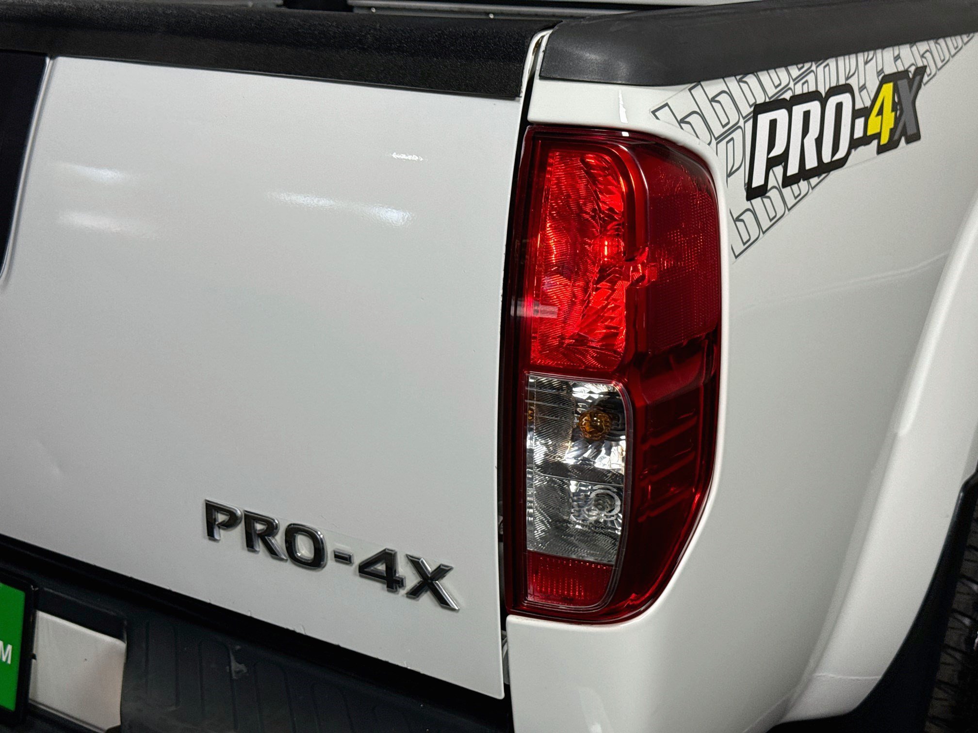 Used 2018 Nissan Frontier PRO-4X AWD/4WD image 33