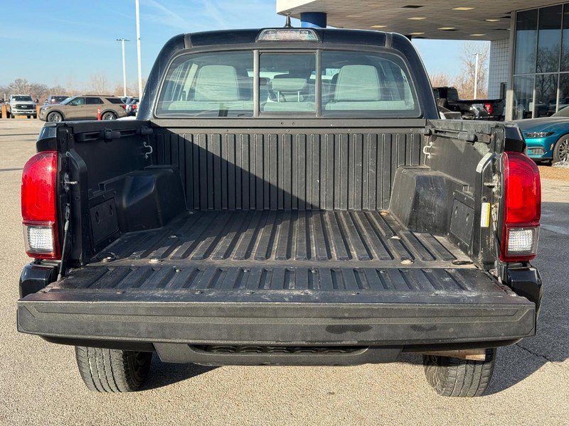 Used 2018 Toyota Tacoma SR5 image 6