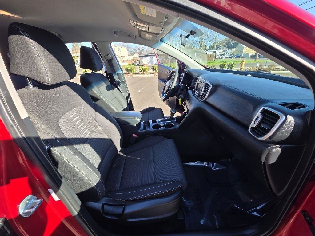 Used 2018 Kia Sportage LX AWD/4WD image 16