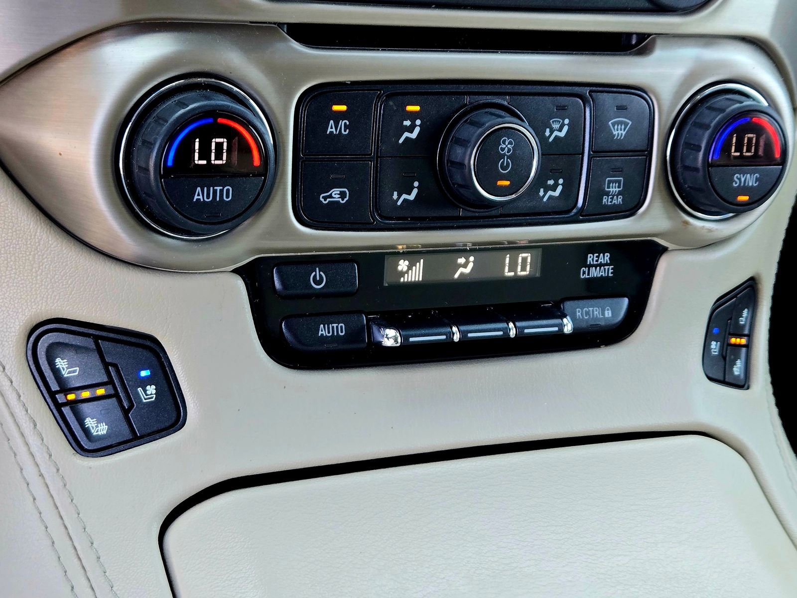 Used 2019 GMC Yukon Denali w/ Denali Ultimate Package image 19