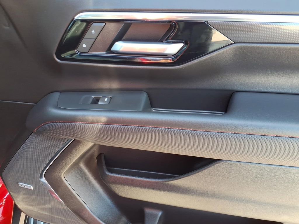 Used 2026 Chevrolet Tahoe RST w/ Comfort Package AWD/4WD image 6