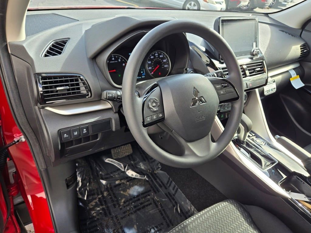 New 2025 Mitsubishi Eclipse Cross LE image 15