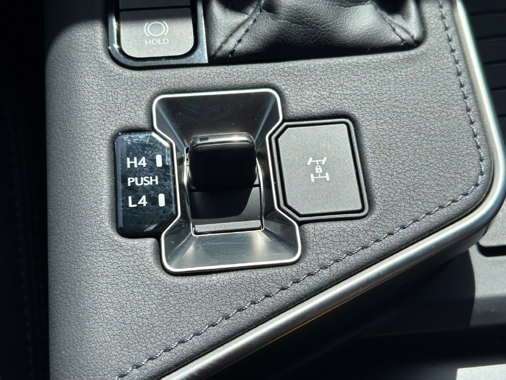 Used 2025 Lexus GX 550 AWD/4WD image 36