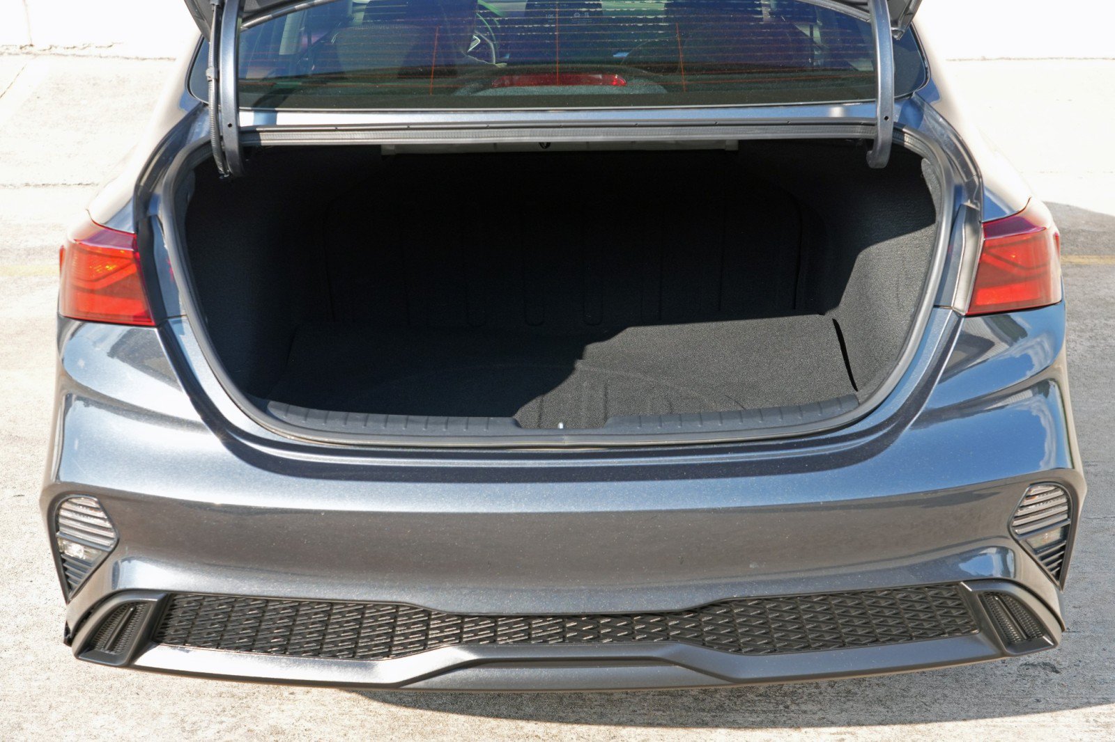 Used 2023 Kia Forte LX FWD image 9