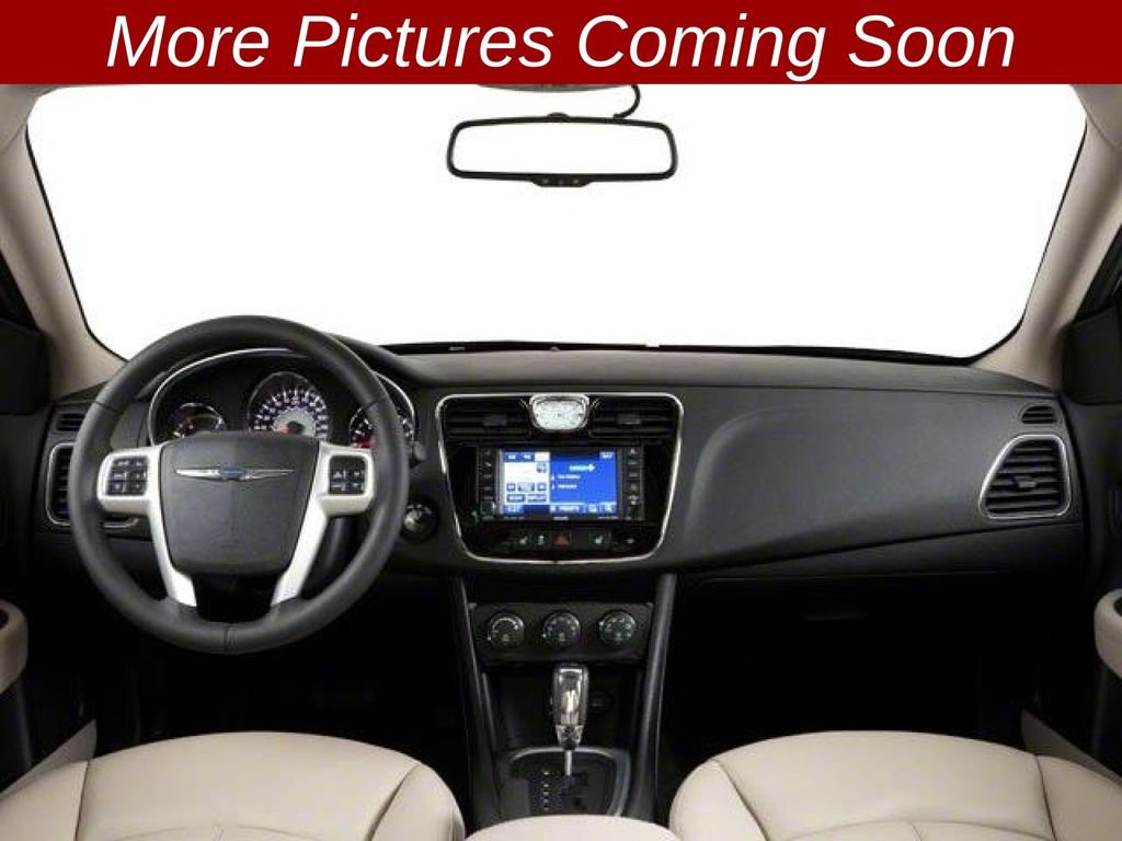 Used 2013 Chrysler 200 Limited FWD image 7