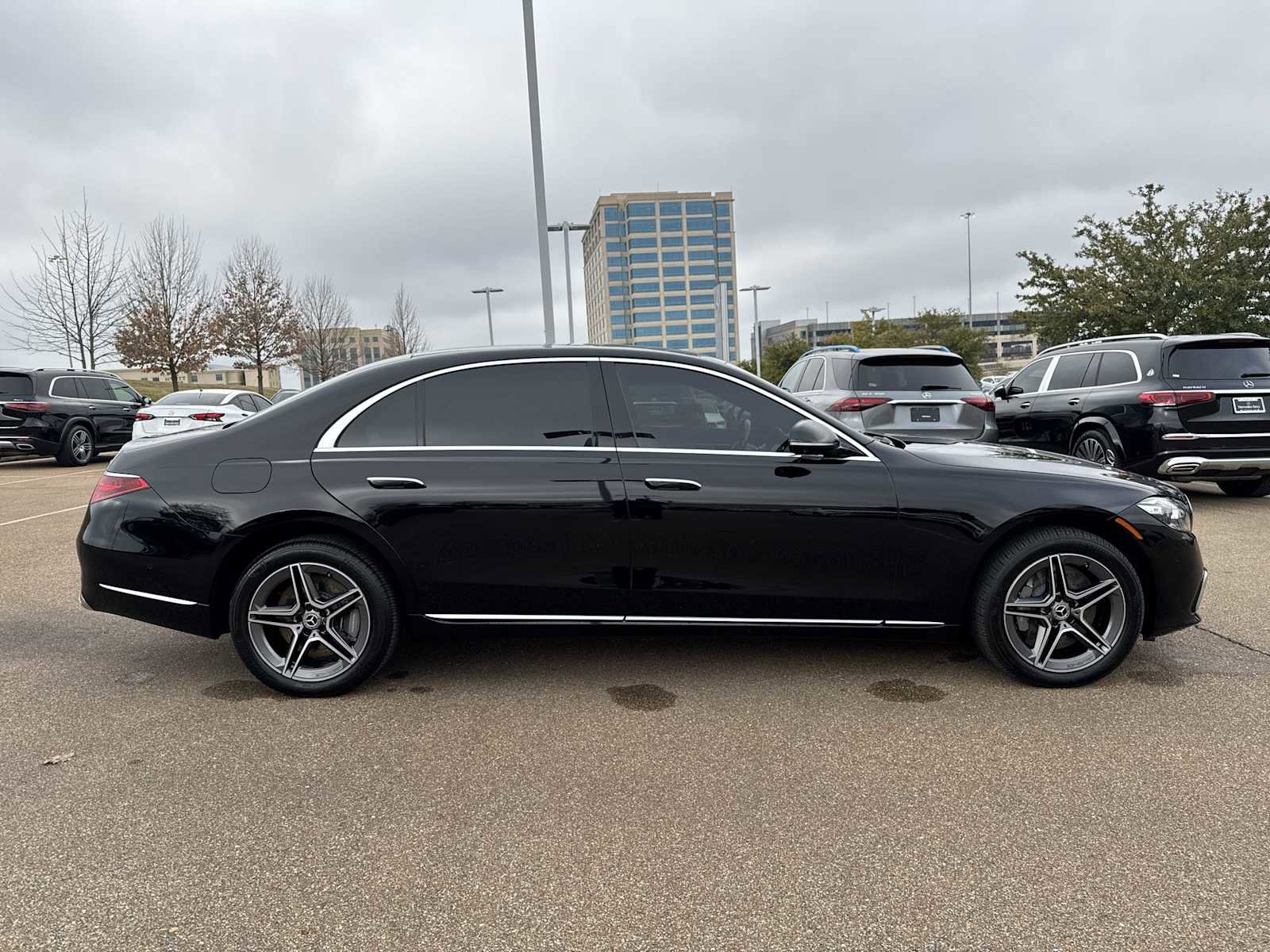 Used 2024 Mercedes-Benz S 580e 4MATIC Sedan image 7