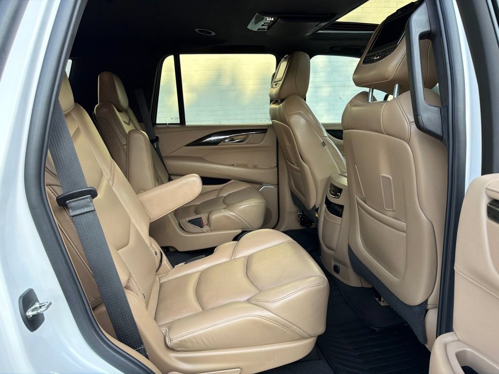 Used 2019 Cadillac Escalade Platinum AWD/4WD image 10