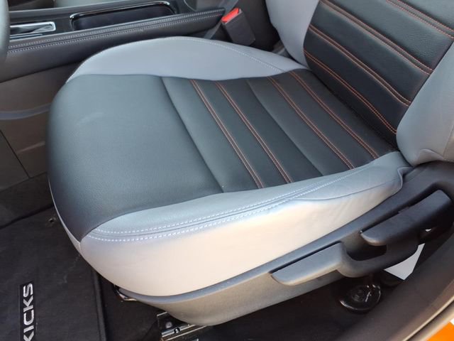 Used 2023 Nissan Kicks SR w/ SR Premium Package FWD image 14