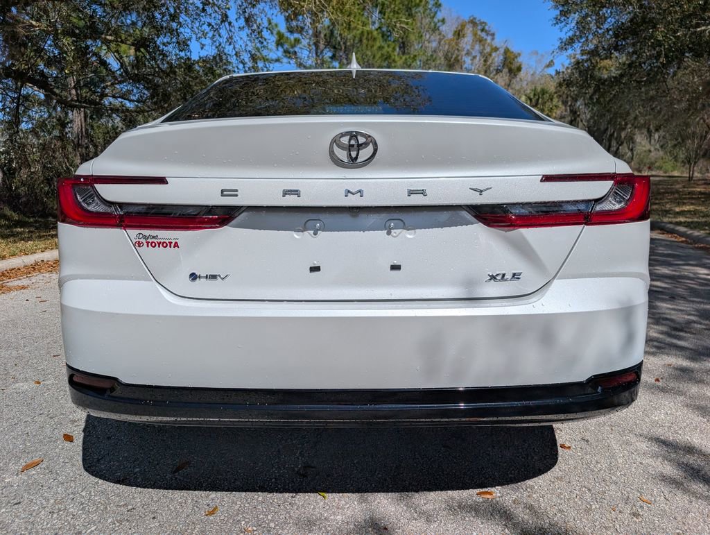 Used 2025 Toyota Camry XLE image 7