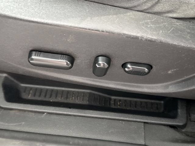Used 2017 Ford Escape SE w/ SE Cold Weather Package AWD/4WD image 19