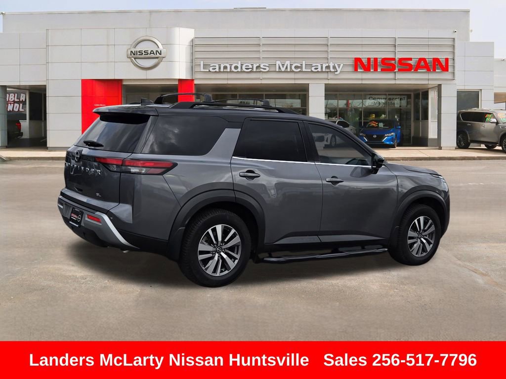 Used 2022 Nissan Pathfinder SL image 3