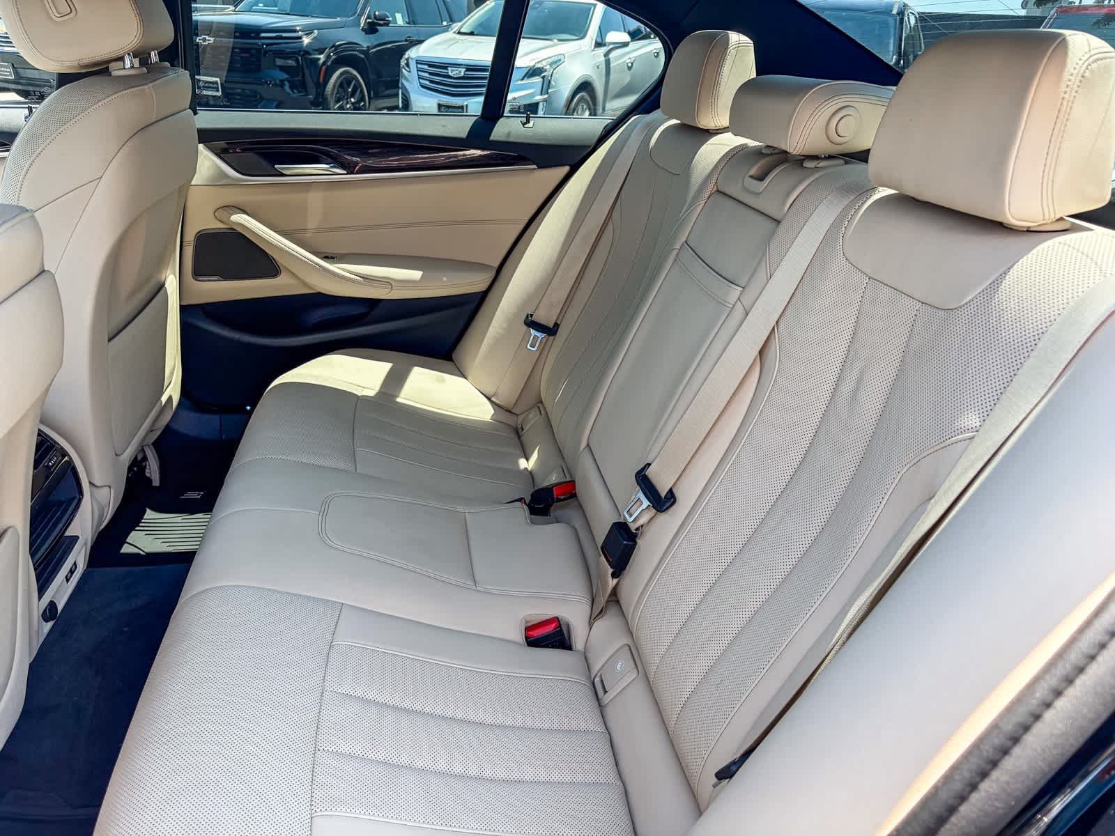 Used 2021 BMW 530i xDrive w/ Premium Package AWD/4WD image 17