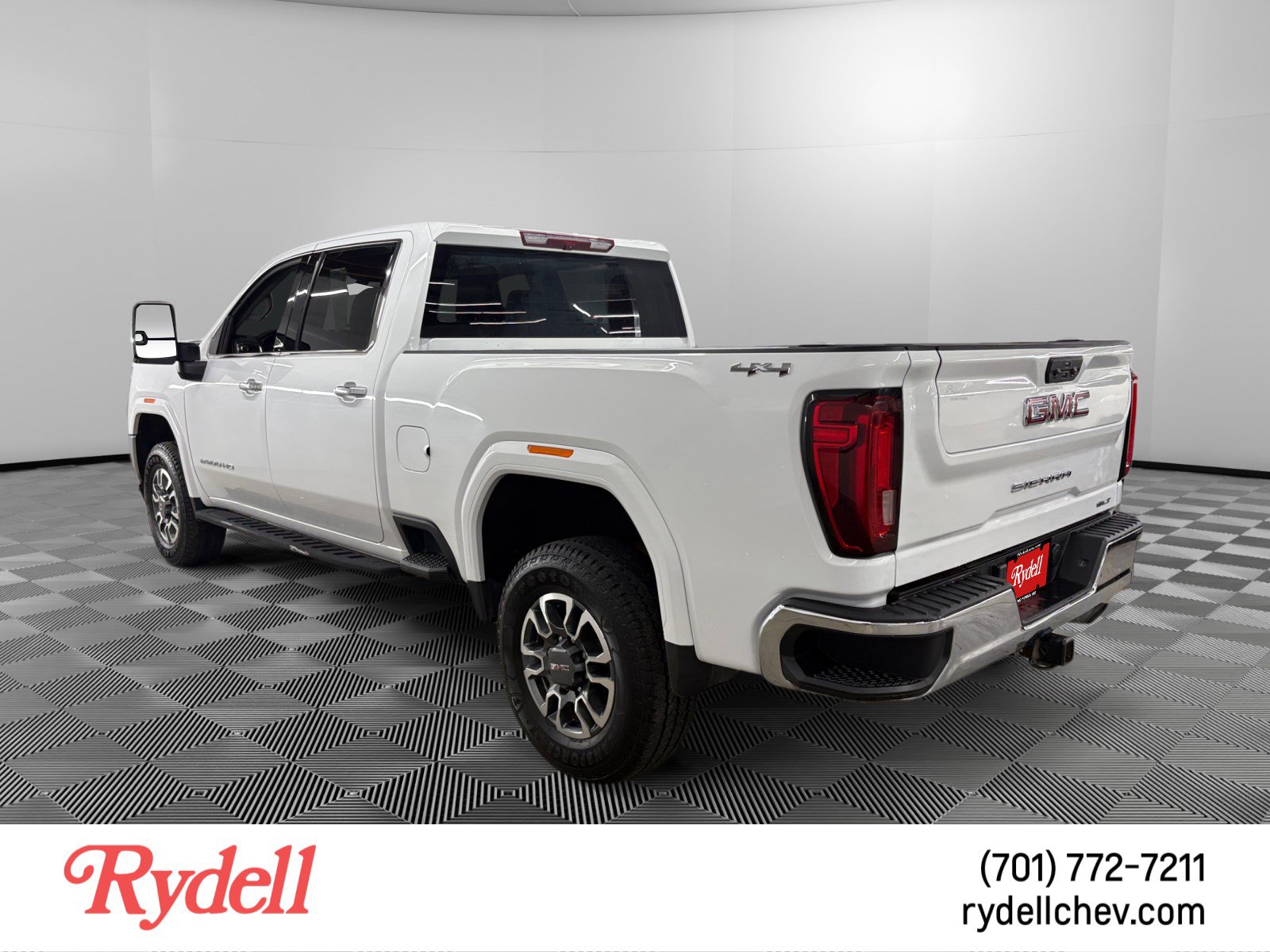 Used 2023 GMC Sierra 2500 SLT AWD/4WD image 3