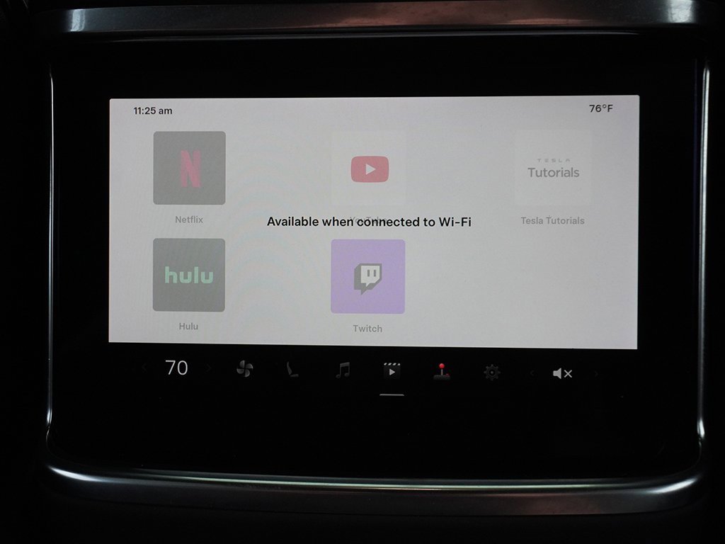 Used 2022 Tesla Model X image 61