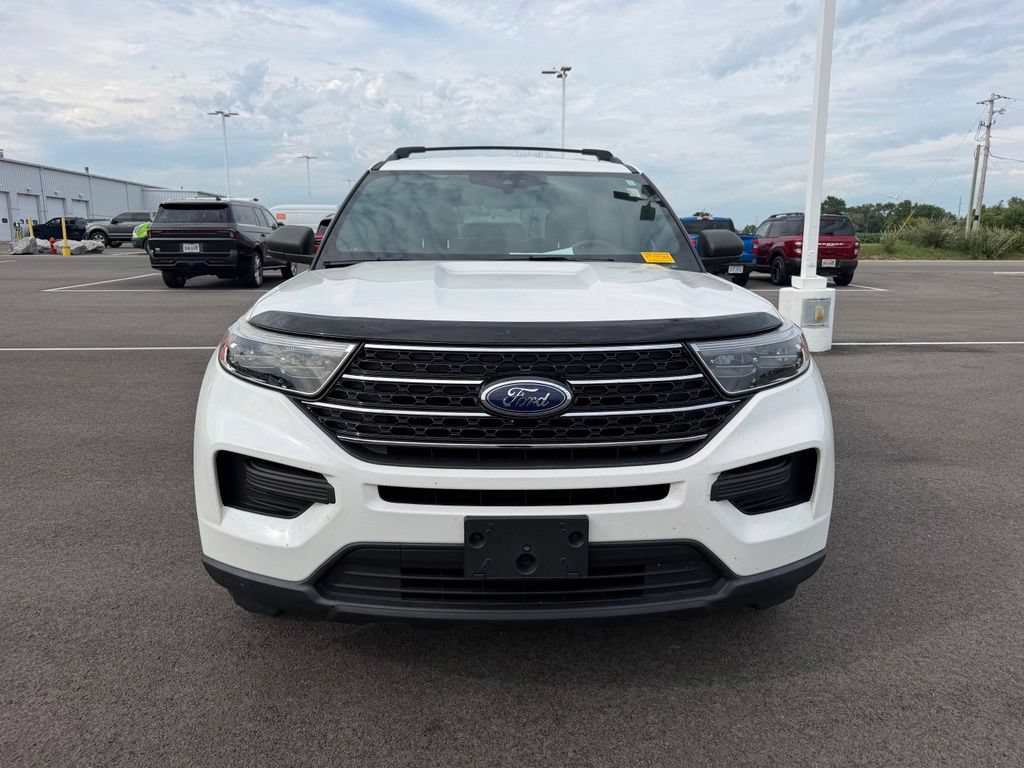 Used 2020 Ford Explorer XLT w/ Comfort Package AWD/4WD image 2