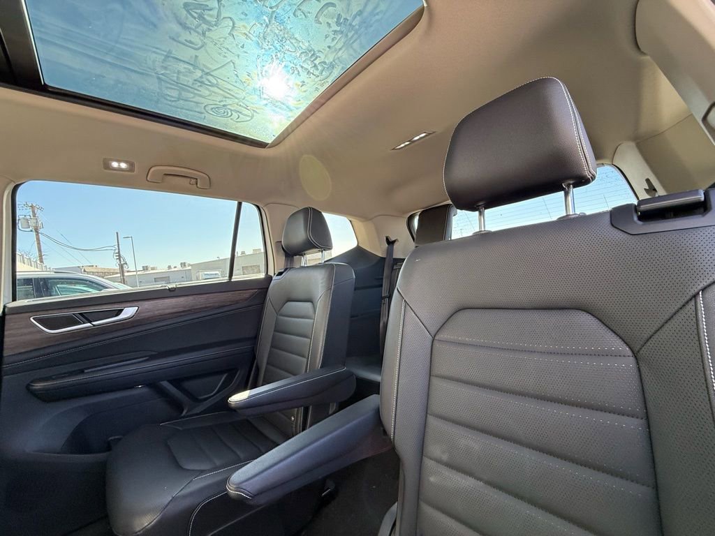 Certified 2025 Volkswagen Atlas SEL image 9
