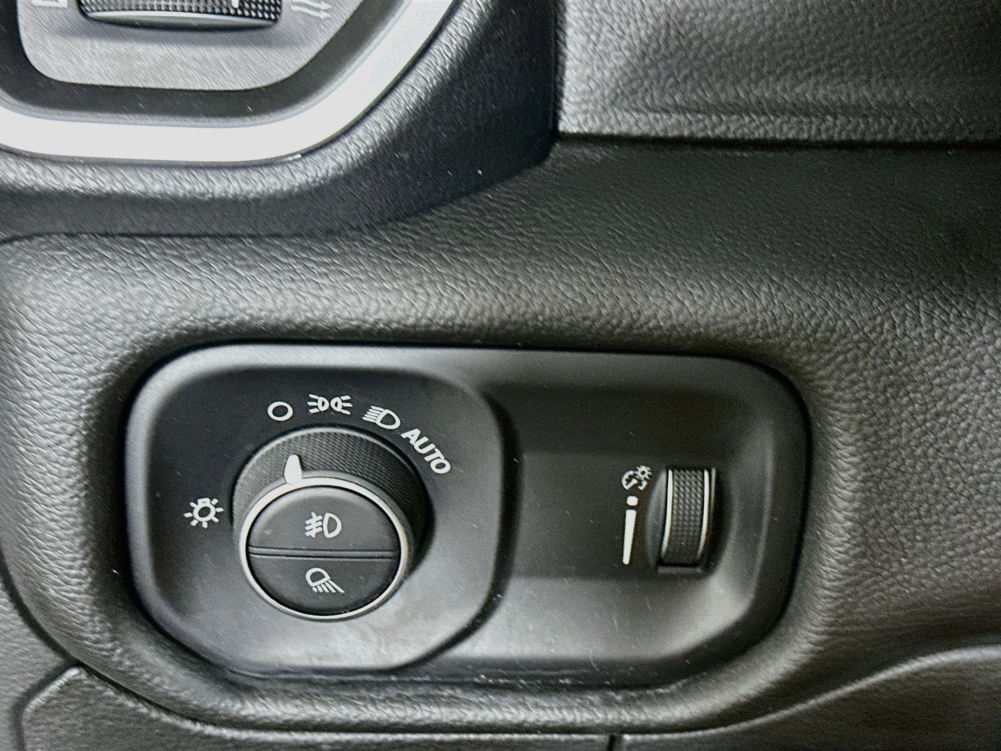 Used 2022 RAM 1500 Big Horn AWD/4WD image 17