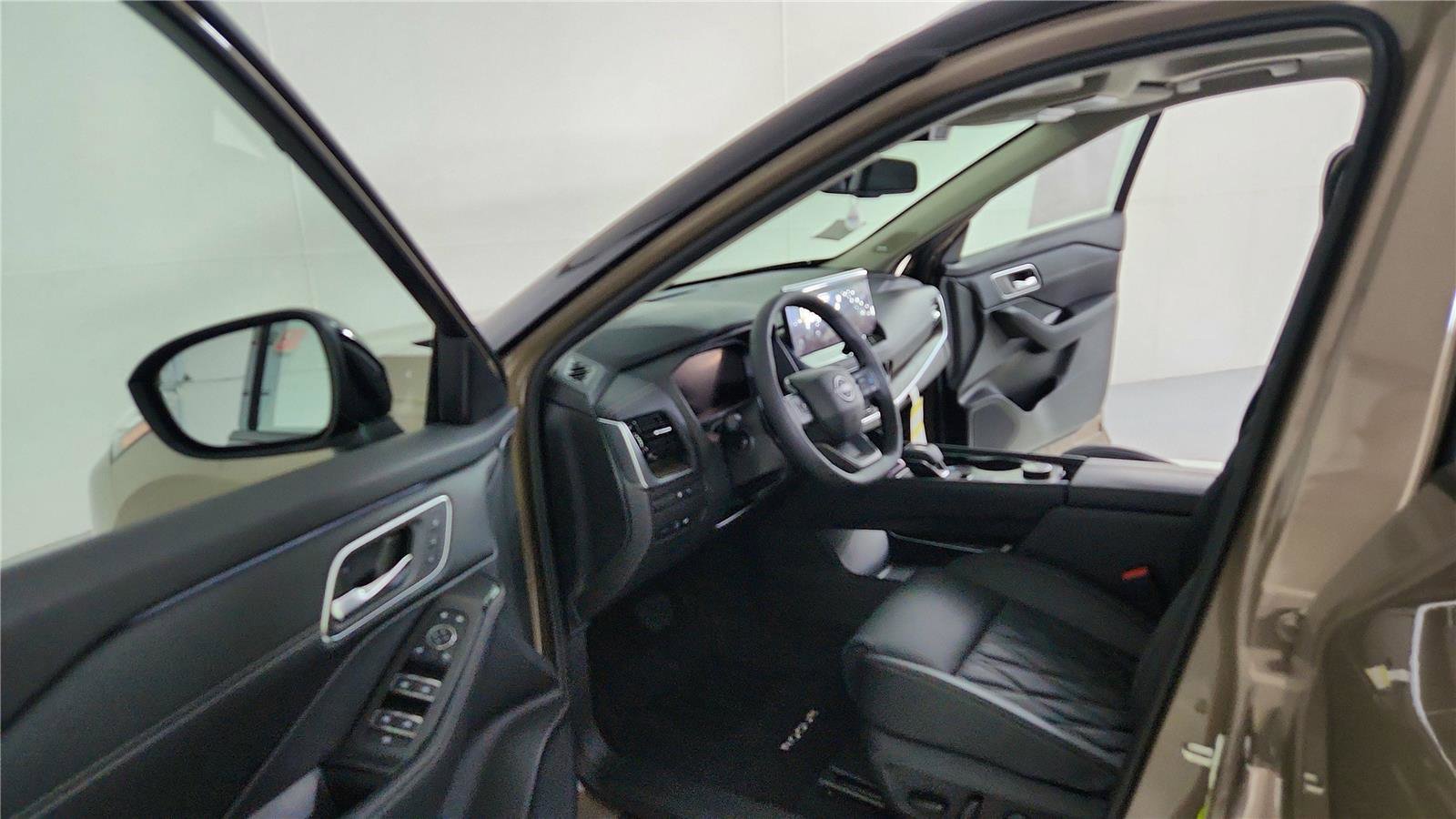 New 2025 Nissan Rogue Platinum w/ Platinum Premium Package