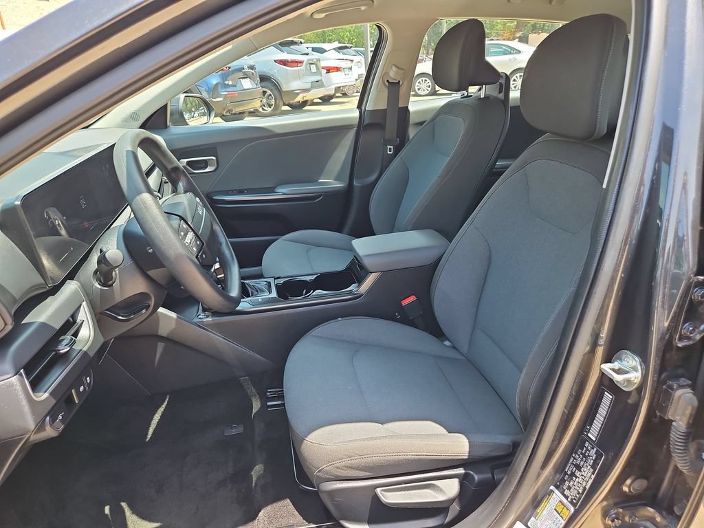 Used 2025 Kia K4 FWD image 25
