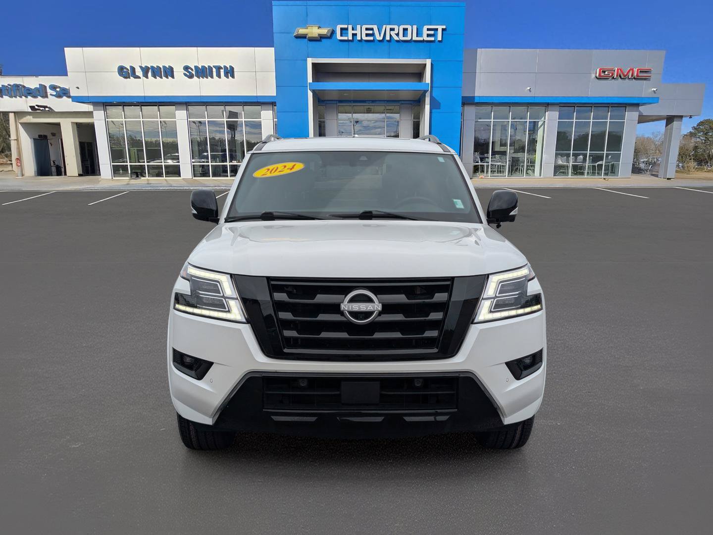 Used 2024 Nissan Armada SL w/ Midnight Edition Package RWD image 2