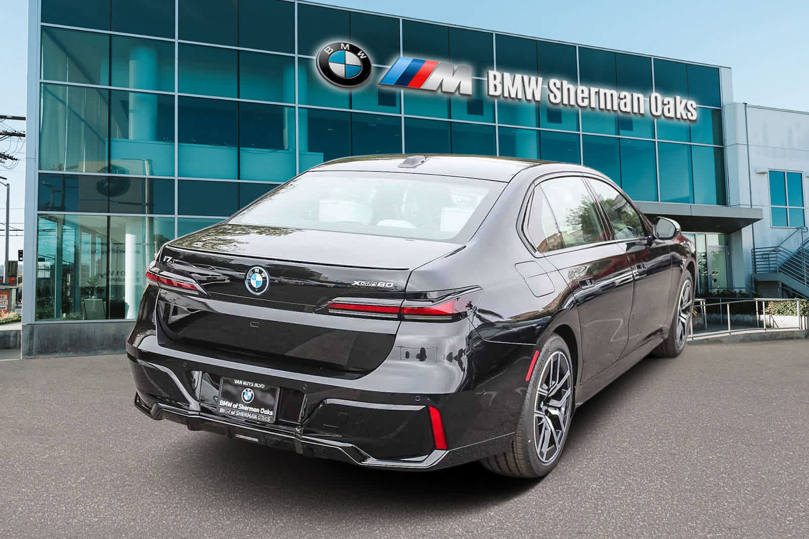 New 2026 BMW i7 xDrive60 w/ Executive Package image 8