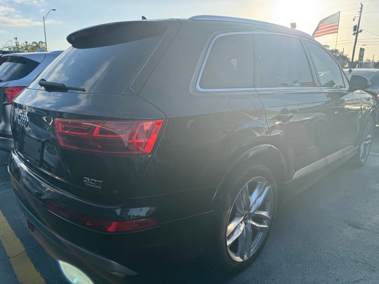 Used 2017 Audi Q7 3.0T Prestige image 5