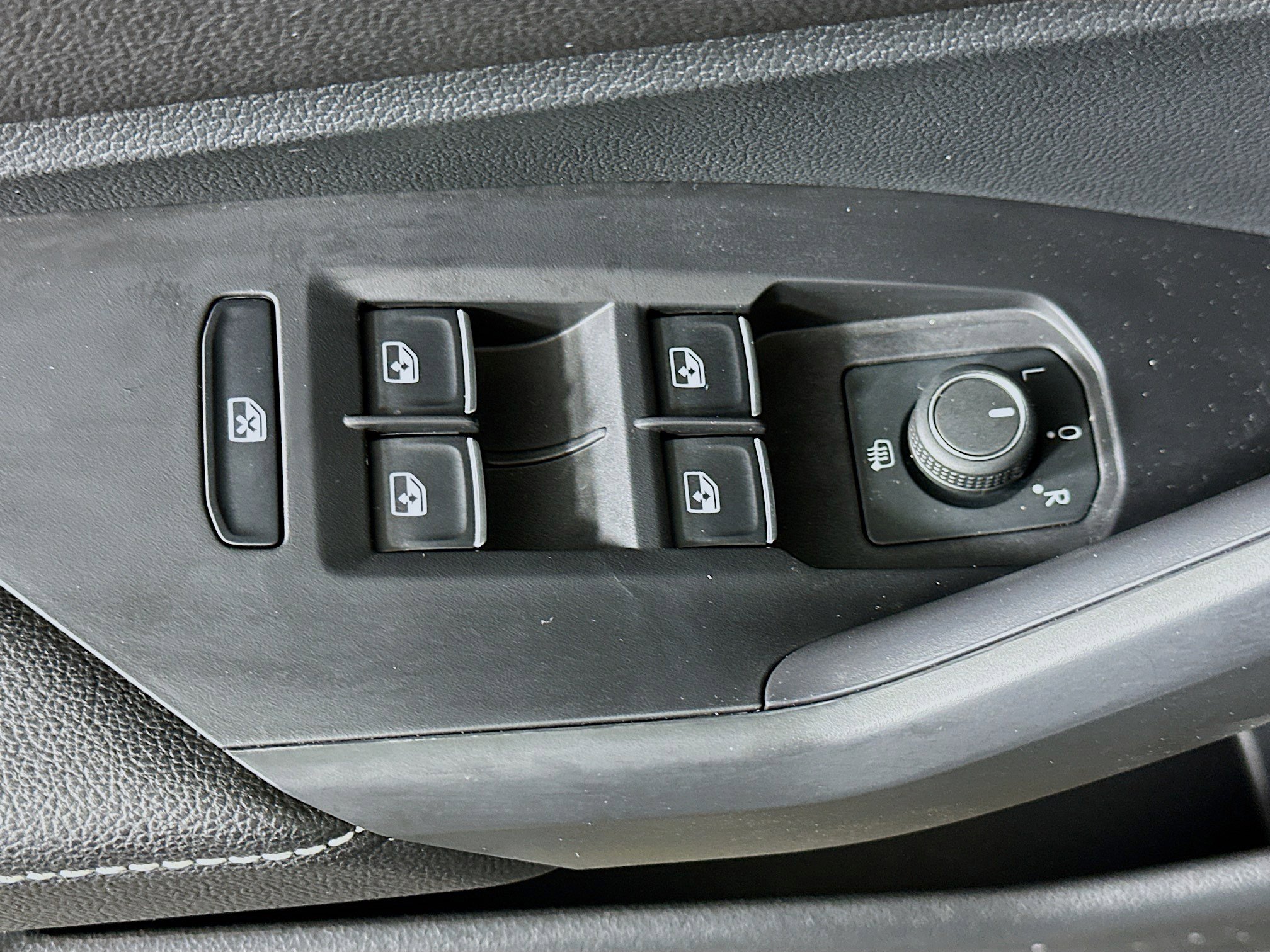 Used 2024 Volkswagen Jetta Sport FWD image 15