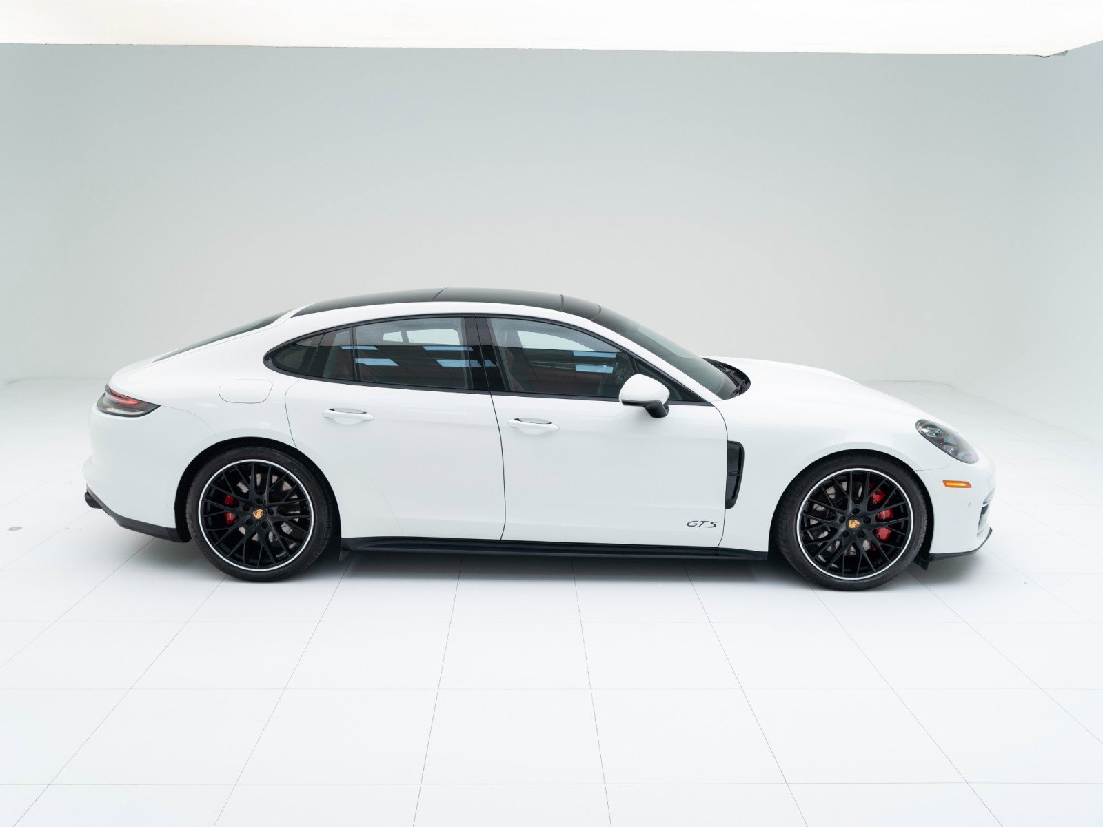 Certified 2023 Porsche Panamera GTS image 8
