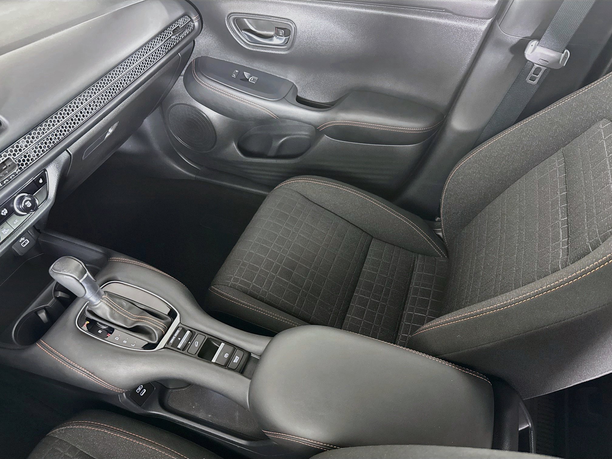 Certified 2025 Honda HR-V Sport image 27