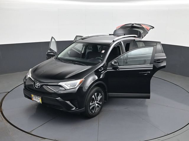 Used 2016 Toyota RAV4 LE AWD/4WD image 30