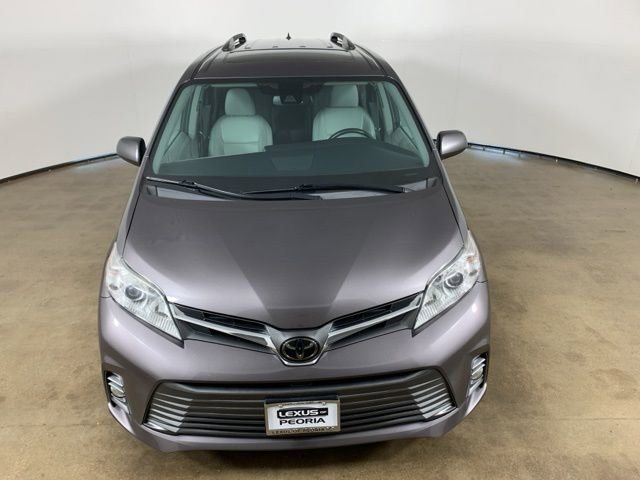 Used 2020 Toyota Sienna XLE Premium AWD/4WD image 4