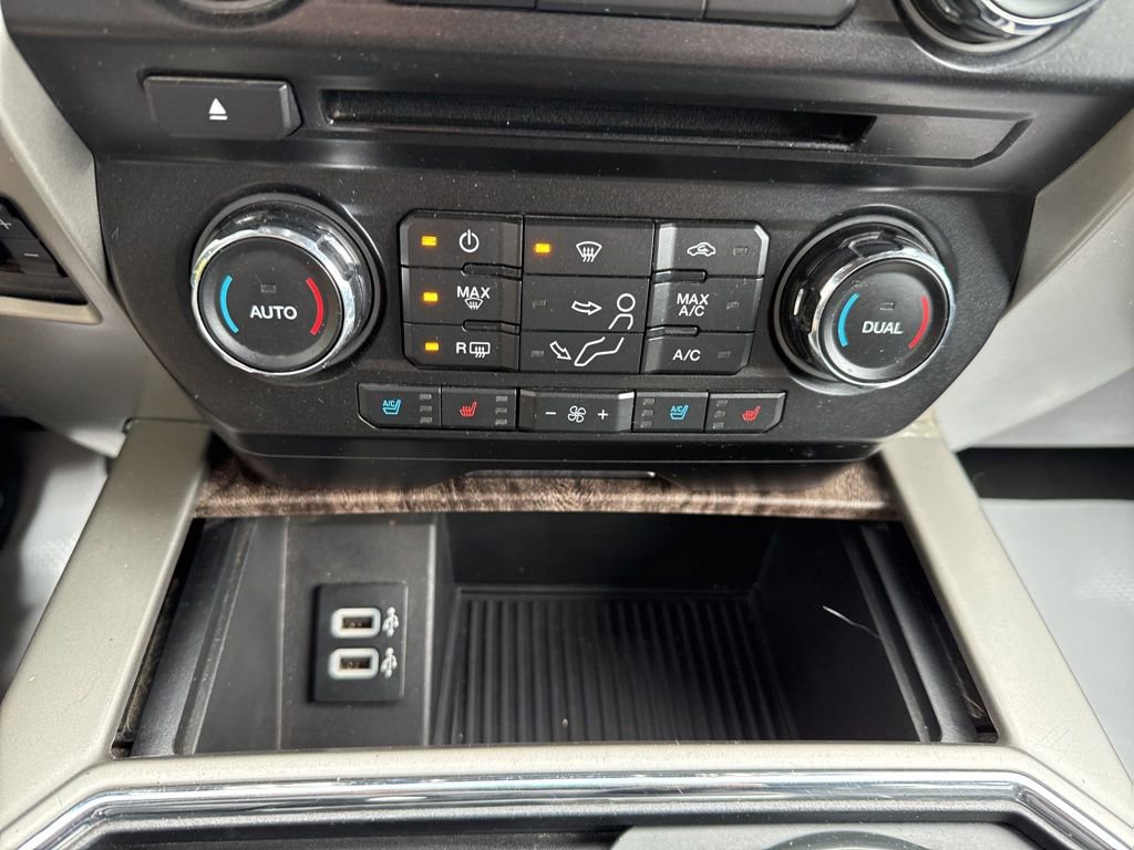 Used 2018 Ford F350 Lariat w/ Chrome Package image 19