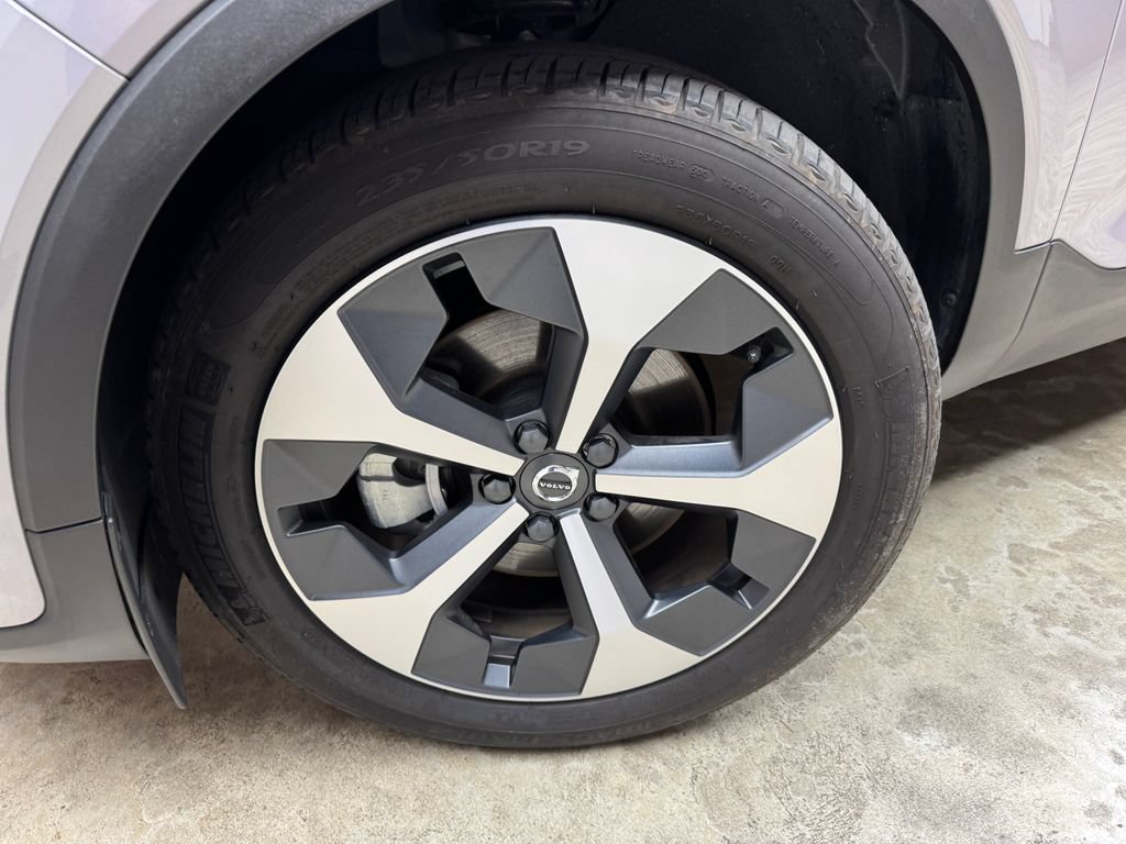 Used 2026 Volvo XC40 B5 Plus AWD/4WD image 31