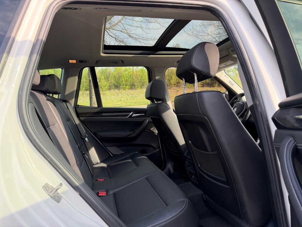 Used 2017 BMW X3 xDrive28i image 11