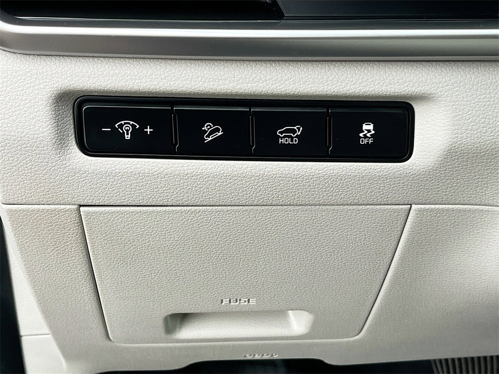 Used 2024 Kia Telluride EX w/ EX Captain's Chair Package image 10