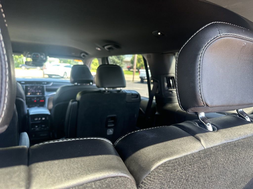 Used 2023 Jeep Grand Cherokee L Laredo image 14