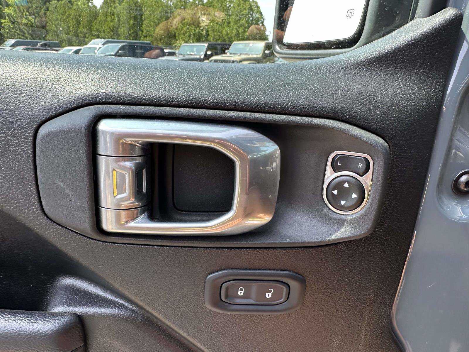 Used 2024 Jeep Gladiator Sport AWD/4WD image 33
