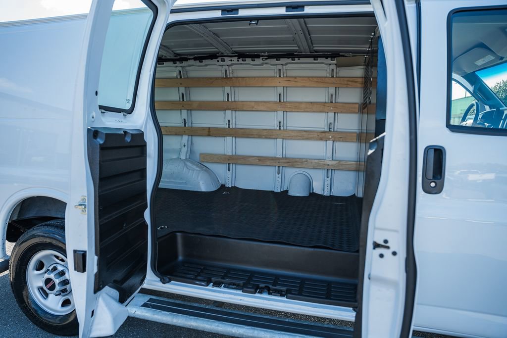 Used 2024 GMC Savana 2500 w/ Driver Convenience Package image 38