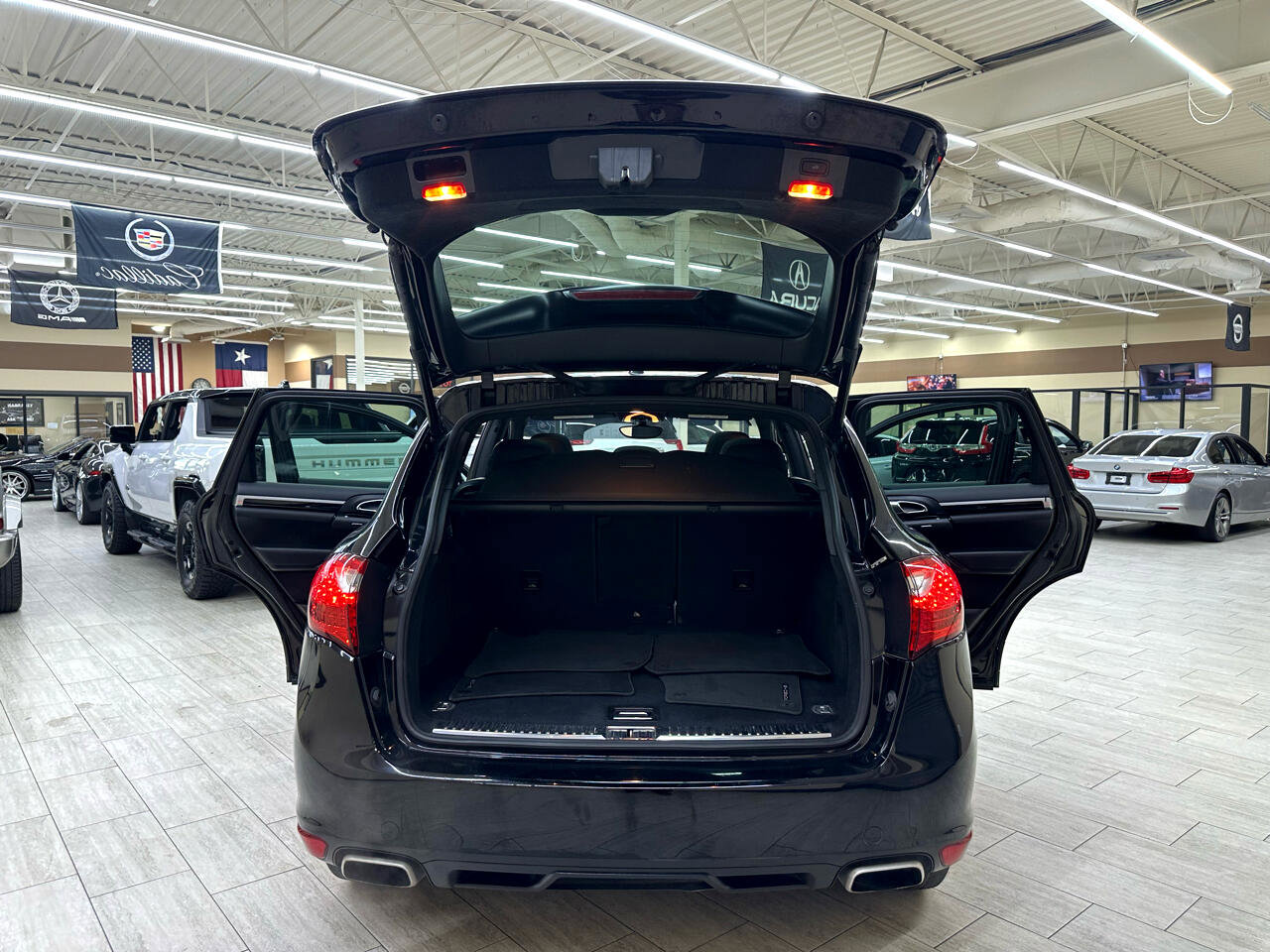 Used 2014 Porsche Cayenne S image 12