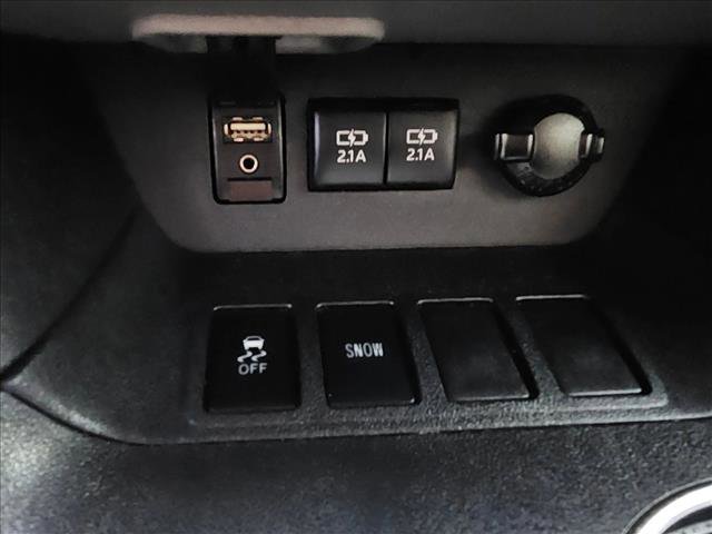 Used 2018 Toyota Highlander LE FWD image 23