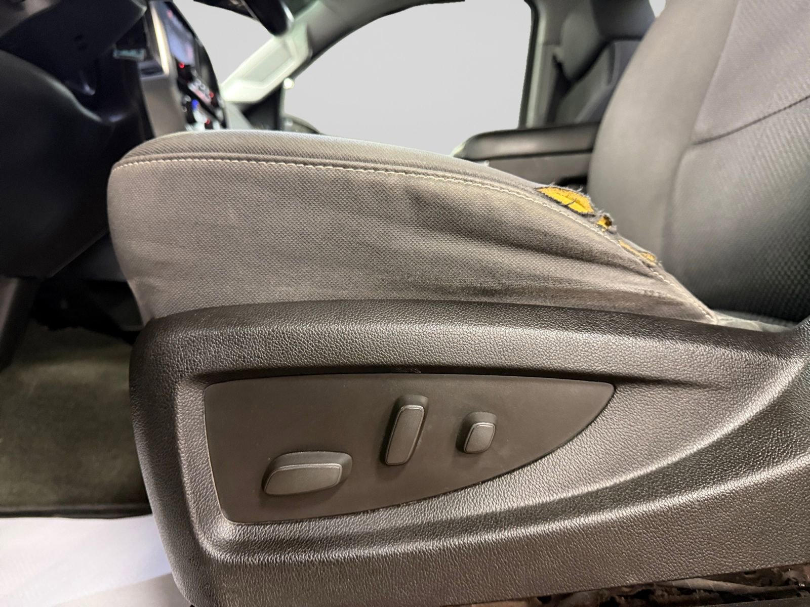 Used 2014 GMC Sierra 1500 SLE w/ SLE Value Package AWD/4WD image 36