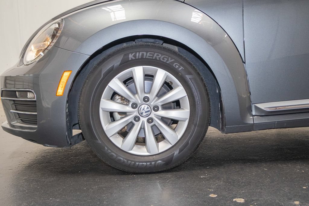 Used 2018 Volkswagen Beetle 2.0T S FWD image 8