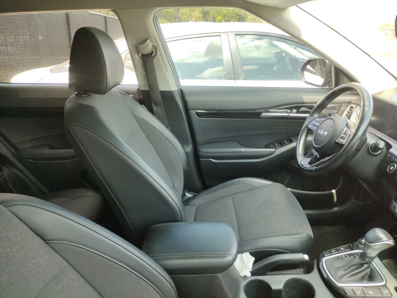 Used 2024 Kia Seltos S AWD/4WD image 4